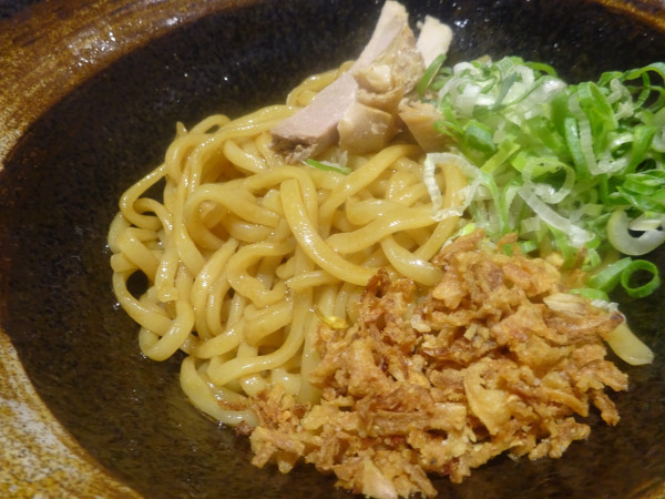 「油そば　200g　800円」@油そば屋 明日から本気出す 日吉店の写真