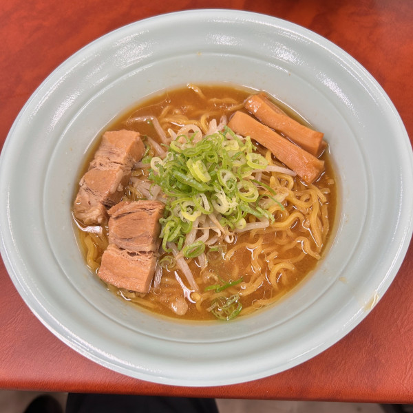 【期間限定】麺処まるはBEYONDの「札幌背脂味噌」（1100円）＋らーめん清湯の「焼き煮干し醤油らーめん」（1100円）
