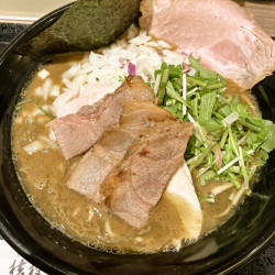 空／濃厚煮干しらーめん（1,100円）