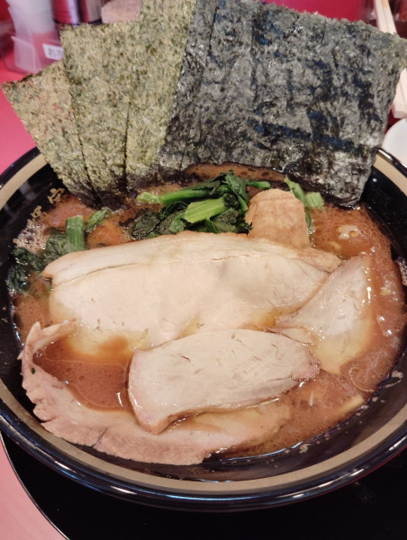 「ラーメン 並 ＋フォロワーサービス「高級海苔」」@家系ラーメン 大輝家直系 大金家 門前仲町店の写真