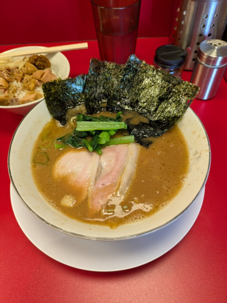 「ラーメン　焼豚まぶし」@家系ラーメン 王道家直系 修の写真