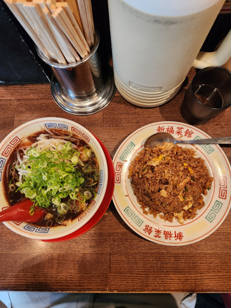 「ラーメン小＋焼飯並」@新福菜館 麻布十番店の写真