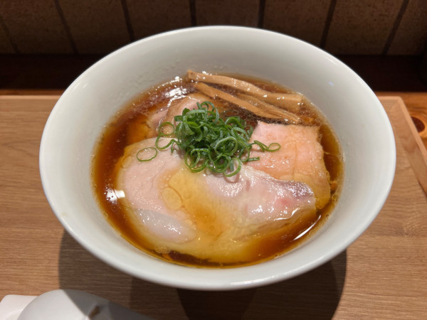 「チャーシュー醤油らぁ麺」@麺 ふじさきの写真