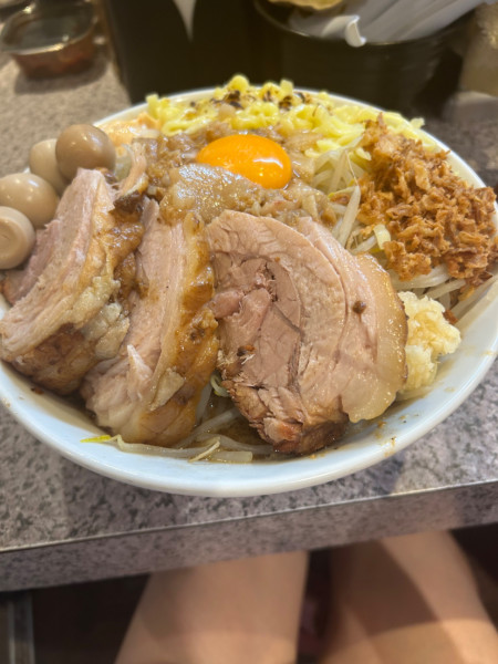 「汁なしチーズうずら！！」@ラーメン宮郎の写真