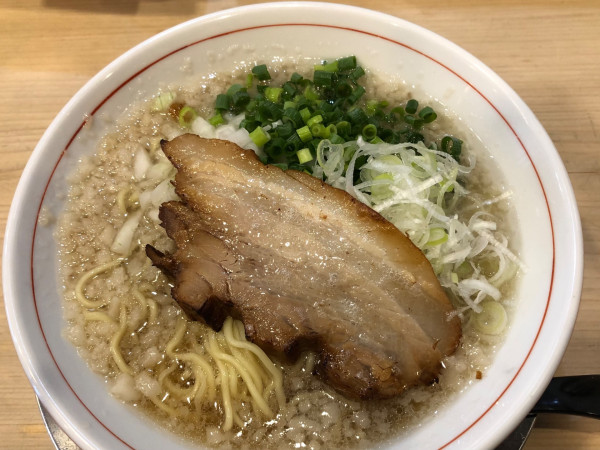「背脂ラーメンヤング」@中華そば すばる食堂の写真
