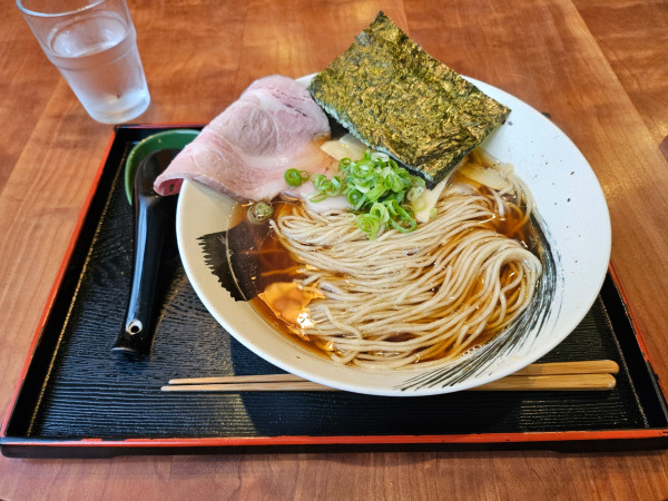 「醤油ラーメン（柚子胡椒）」@粋麺屋の写真