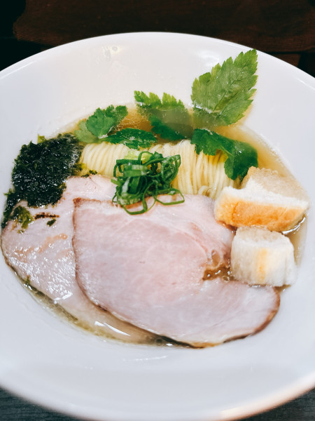 「塩ラーメン」@麺屋エイトの写真