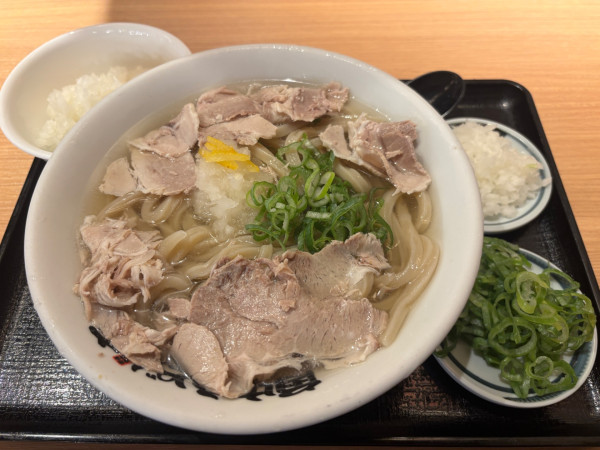 「肉冷かけうどん（２玉）」@角中うどん店 黒埼店の写真