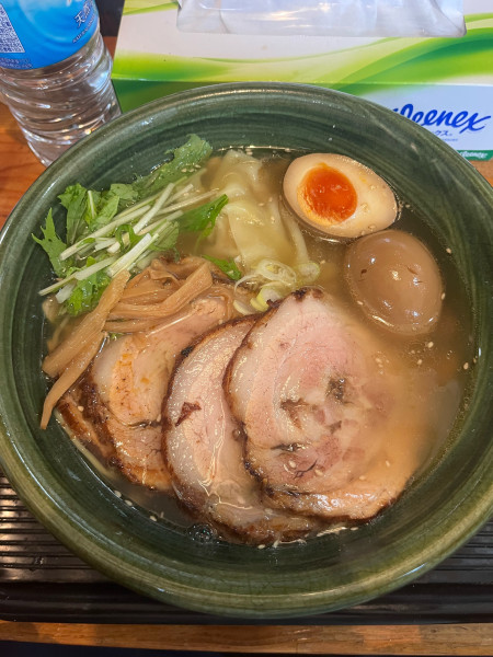 「塩チャーシューワンタン麺」@支那そば やまいちの写真