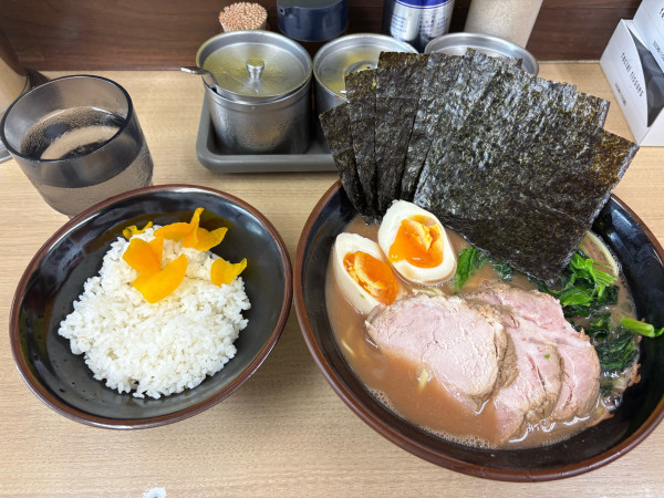 「特別ラーメン」@横浜らーめん 武蔵家 池袋店の写真