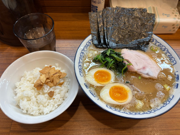 「のり玉ラーメン」@横浜豚骨醤油ラーメン YOLOの写真
