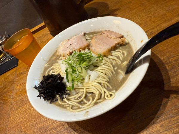 「極濃厚煮干そば」@中村屋総本山の写真