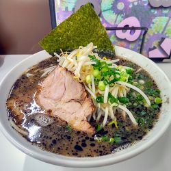 黒マー油豚骨
