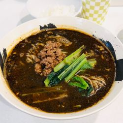 黒胡麻担々麺