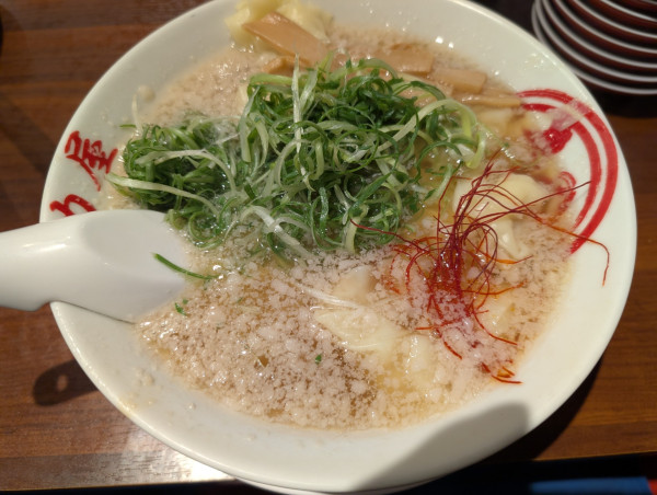 「旨塩九条ねぎ雲呑麺」@ラーメン魁力屋 川口末広店の写真