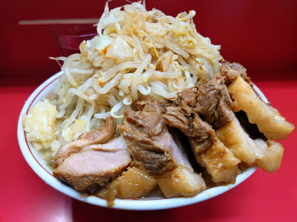 「大豚  野菜  ニンニク  カラメ」@ラーメン二郎 三田本店の写真