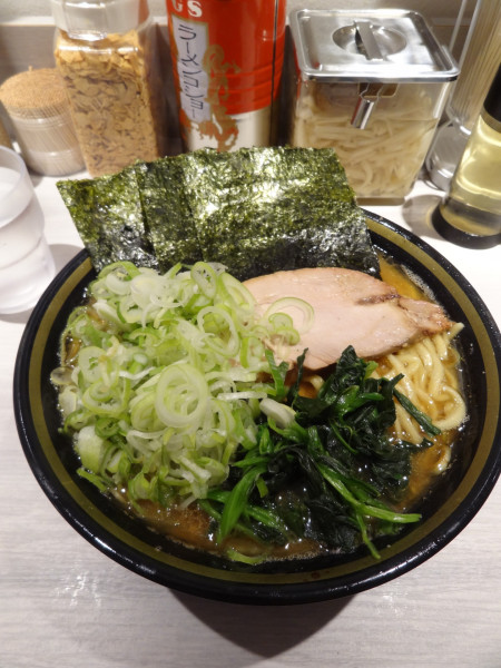 「ラーメン500円硬多 大盛100円ネギ100円」@横浜家系ラーメン てつ家の写真