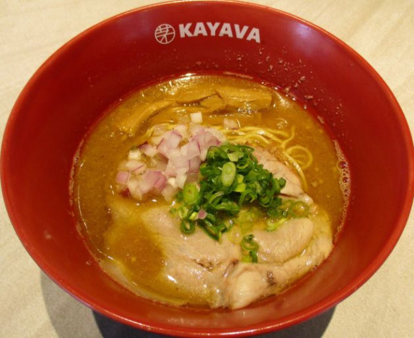 「鶏白湯醤油ラーメン　1000円」@KAYAVA. 総本店の写真