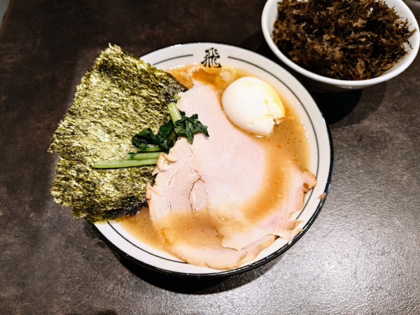 「らーめん+岩のり」@らーめん飛粋の写真