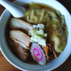 雲吞中華そば＋麺大盛り