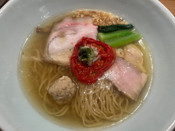 「塩そば、細麺＋和え玉 丹波黒鶏」@饗 くろ㐂の写真