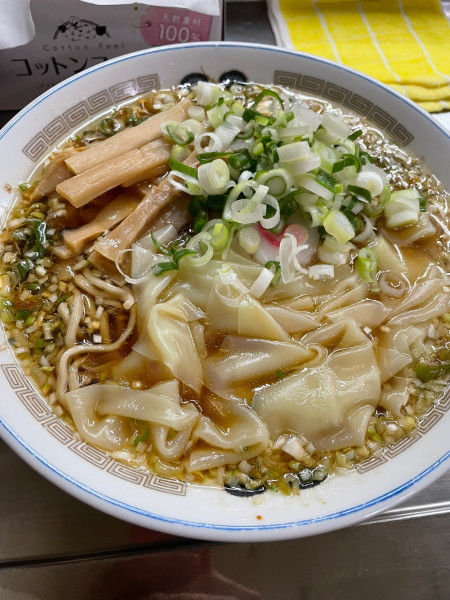 「ワンタンメン デカネギ」@中華そば みたかの写真