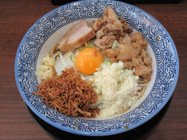 「汁なし（ミニ）（1,000円）＋豚１枚（120円）」@日野田田の写真