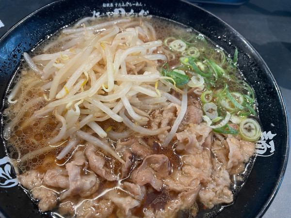 「小肉そば・生卵の代わりに野菜増し：803円」@伝説の肉そば屋 御茶ノ水店の写真