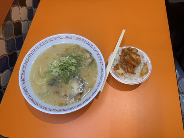 「ラーメン　800円」@金龍ラーメン 戎橋店の写真