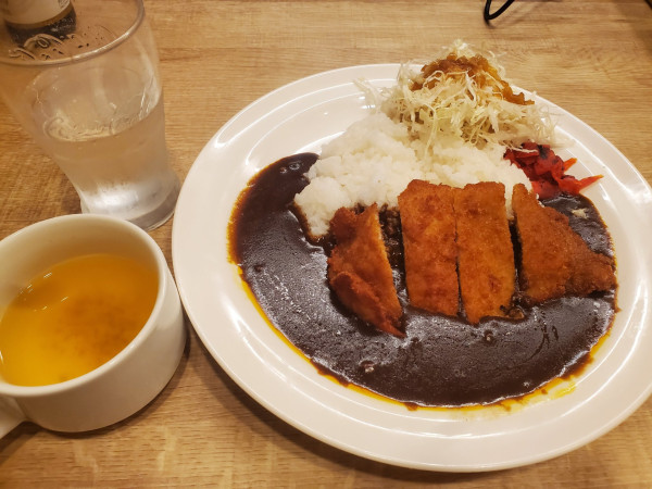 「ガストうすカツブラックカレー」@ガスト みなとみらい店の写真