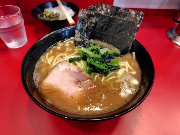 「らーめん¥900」@らーめん 谷瀬家 新橋店の写真