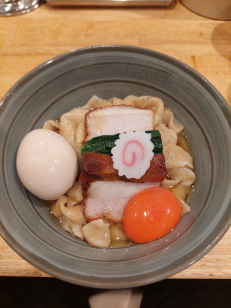 「油そば 味玉入り スープ付き」@だしと麺 遊泳の写真