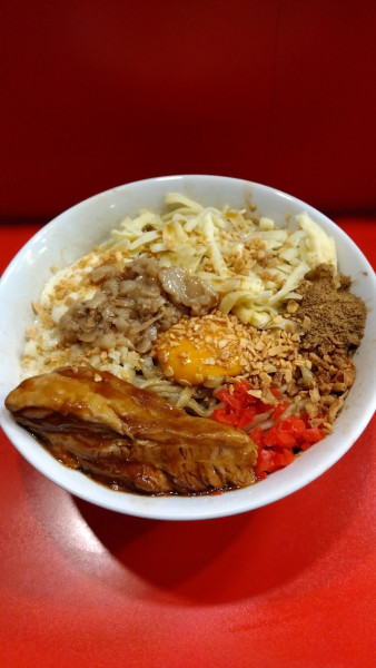 「ジャンク+麺400g+チーズ」@まぜそばマゼロー 船橋店の写真