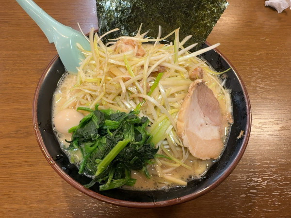 「ネギラーメン　1070円」@横浜家系ラーメンとりとんの写真