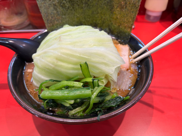 「ラーメン並¥900 キャベツ¥100」@横浜家系ラーメン 駒岡家の写真