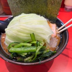 ラーメン並¥900 キャベツ¥100