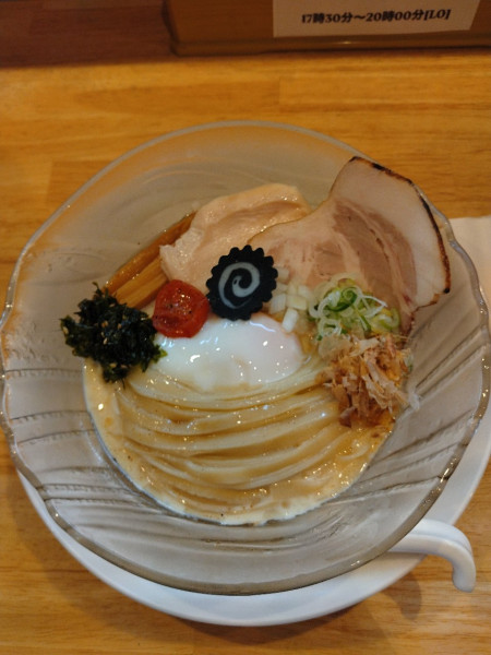 「冷たい豆乳平打ち麺〜温玉を添えて〜」@自家製麺 絆の写真