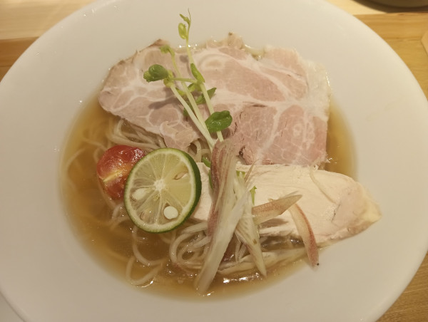 「【期間限定】いりこ出汁薫る淡涼冷やしそば（¥980）」@ダシと麺 くじらの写真