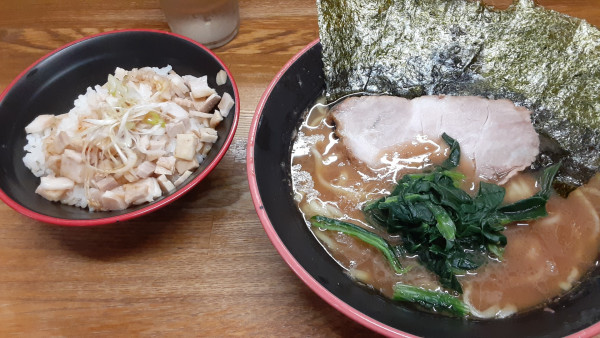 「ラーメン　まかない飯」@麺家 紫極の写真