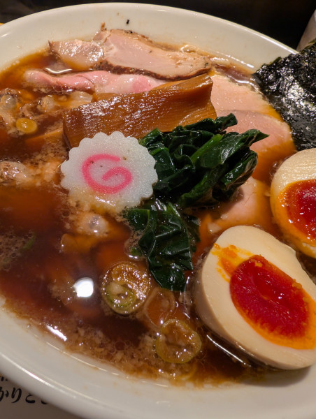 「生姜しょうゆ肉盛(小)・半熟味玉増し」@拉麺 生姜と肉の写真