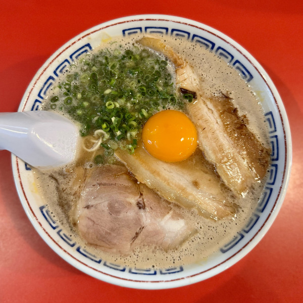 「ラーメン（780円）生玉子（70円）」@ひろちゃんラーメンの写真