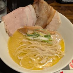 コラボ限定貝塩鶏白湯ラーメン