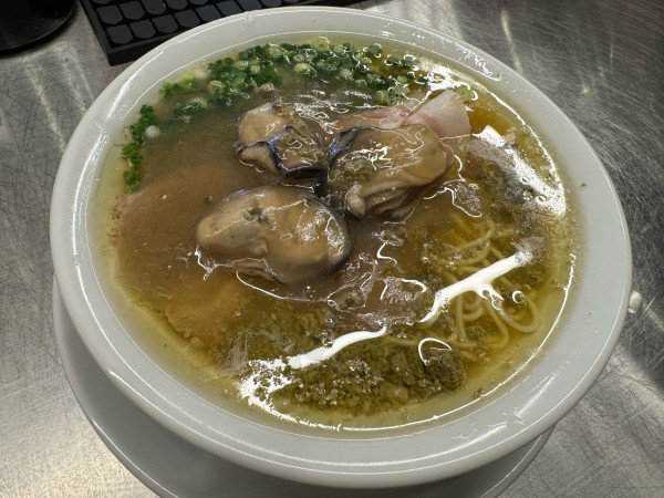 「限定牡蠣らーめん　1200」@むかん  錦糸町店の写真