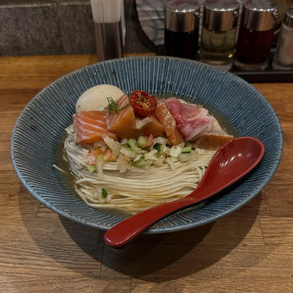 「サーモン冷やし梨と野菜のマリネ添え」@麺処 青野の写真