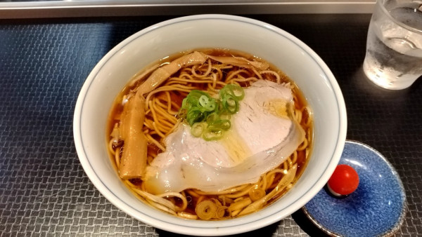「水と鶏　醤油ラーメン（1300円）」@ロックンビリーS1の写真