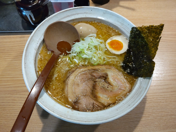 「味噌ラーメン(太麺)＋味玉」@ニューラーメン専門店 玄屋の写真