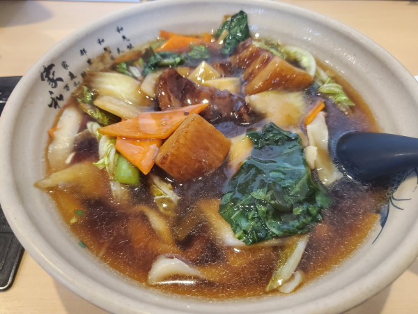 「角煮刀削麺」@台湾料理 百味鮮の写真