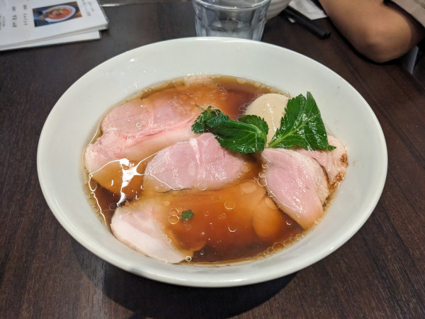 「特製醤油らーめん」@らぁ麺 しら山の写真