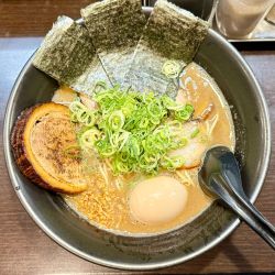 全部入りラーメン ¥1,180