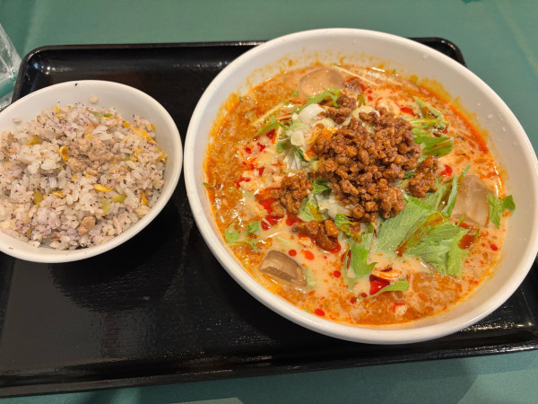 「冷やし担々麺1200円」@中華料理 峨嵋山の写真